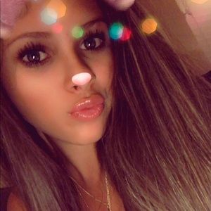 Meet your Posher, Isabella